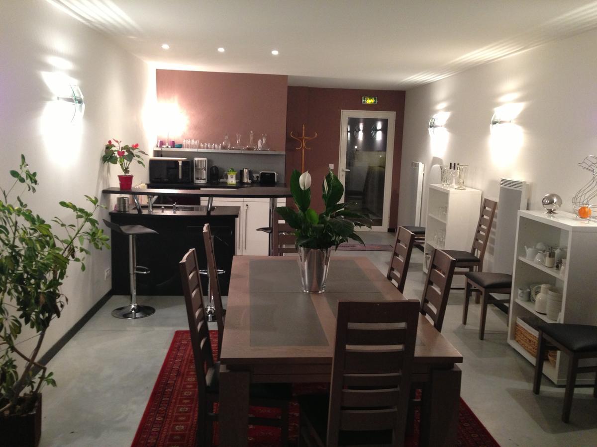 Domaine De Giron Bed & Breakfast Moulis-en-Medoc ภายนอก รูปภาพ