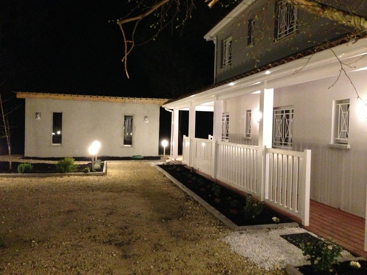 Domaine De Giron Bed & Breakfast Moulis-en-Medoc ภายนอก รูปภาพ
