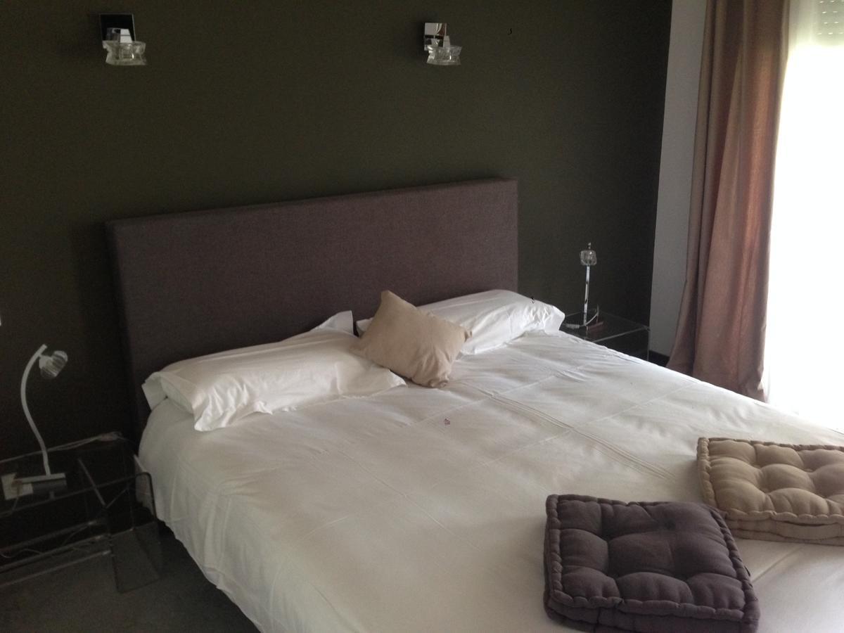Domaine De Giron Bed & Breakfast Moulis-en-Medoc ภายนอก รูปภาพ