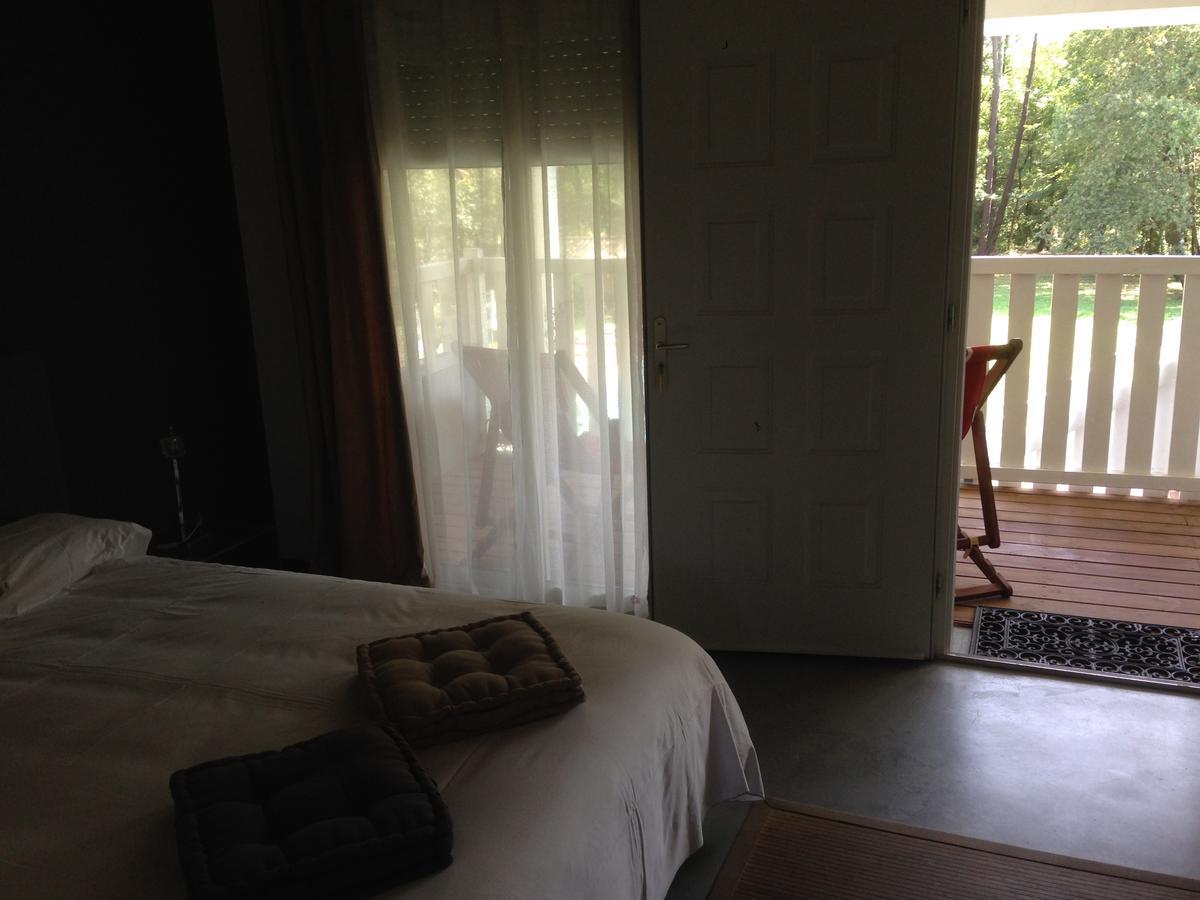 Domaine De Giron Bed & Breakfast Moulis-en-Medoc ภายนอก รูปภาพ