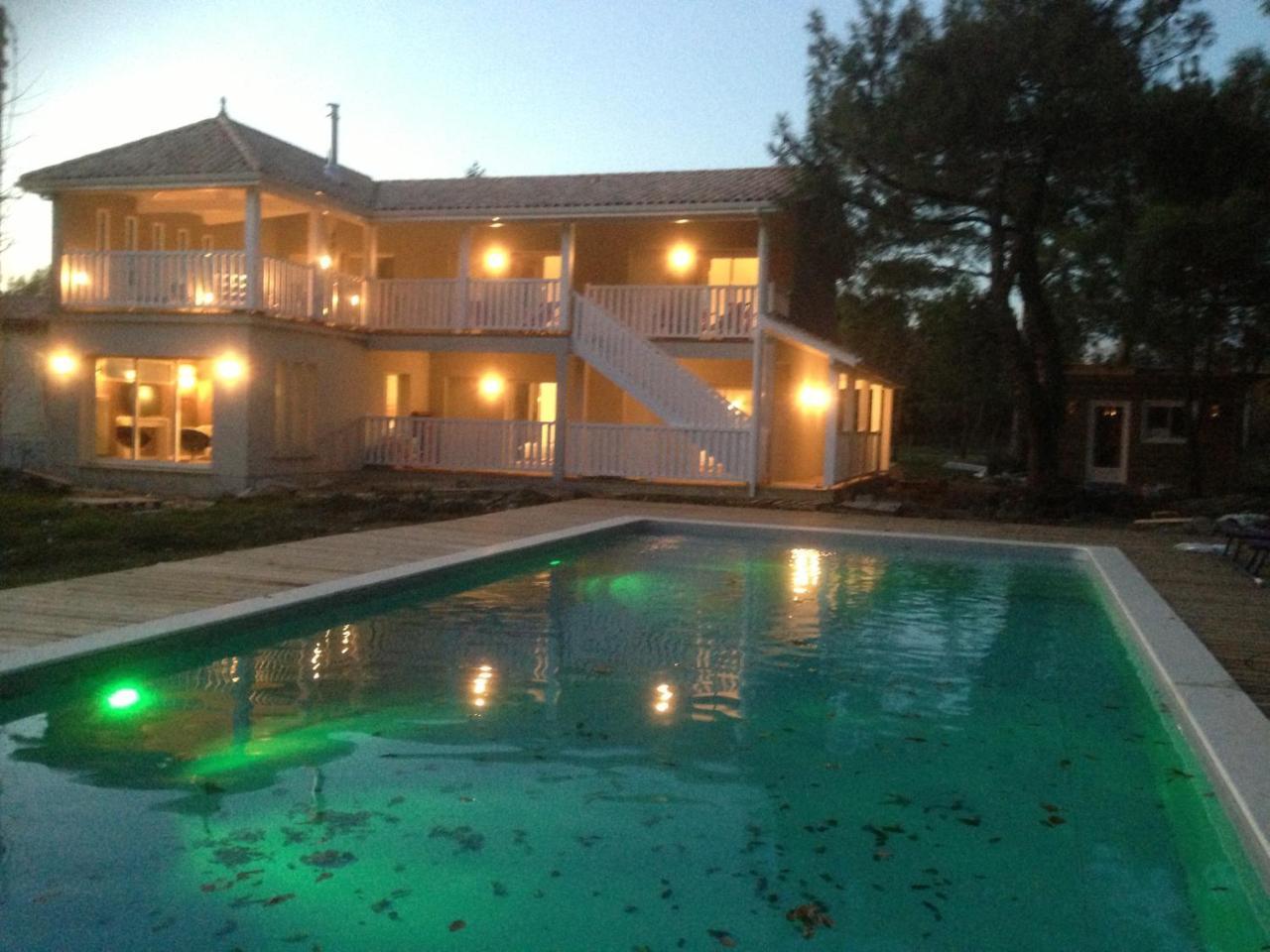 Domaine De Giron Bed & Breakfast Moulis-en-Medoc ภายนอก รูปภาพ